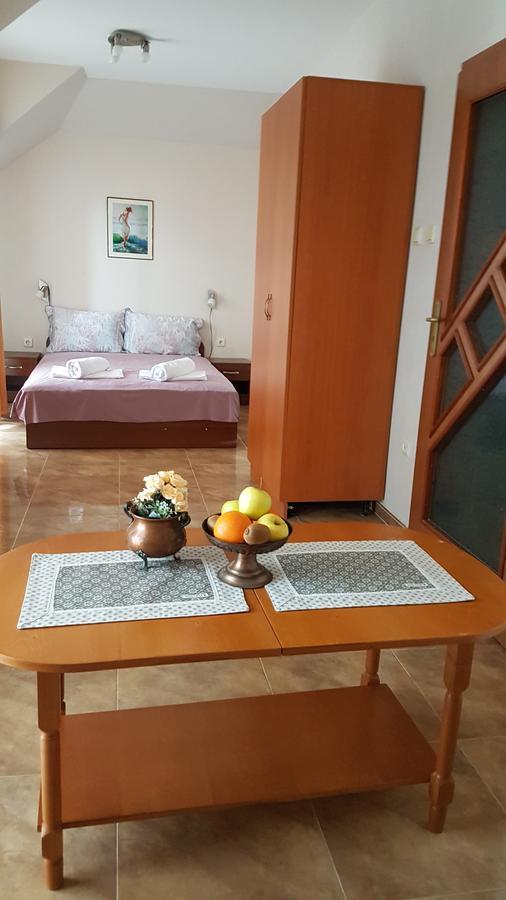 Tashevi Apartments Pomorie Ngoại thất bức ảnh